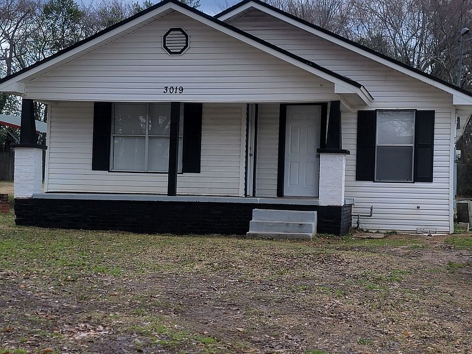 1st image of 3019 N Grand Ave