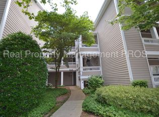 14305 Climbing Rose Way APT 104, Centreville, VA 20121