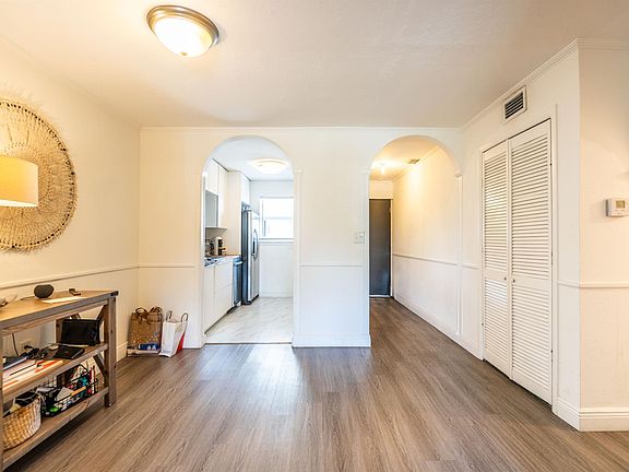 4th image of 1840 Jefferson Ave APT 302