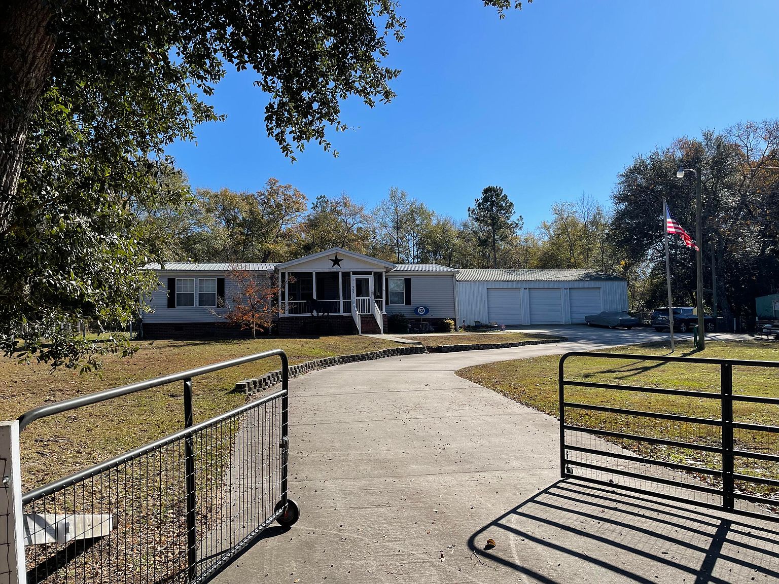 309 Fountain Lake Dr, Eutawville, SC 29048 MLS 23027601 Zillow