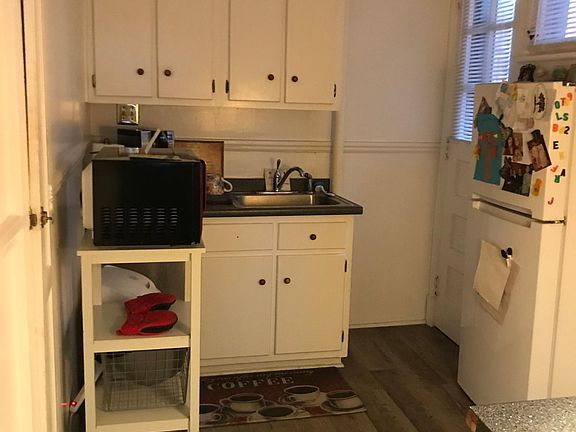 5th image of 3129 W Franklin St APT 4