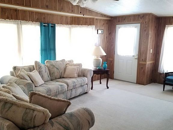 3rd image of 3037 Junction Cir