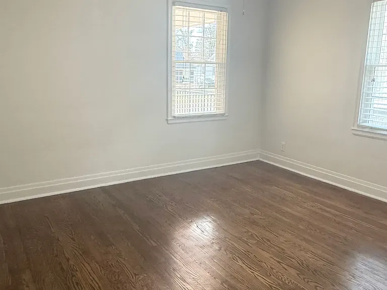 421 McCready Ave — Photo 15