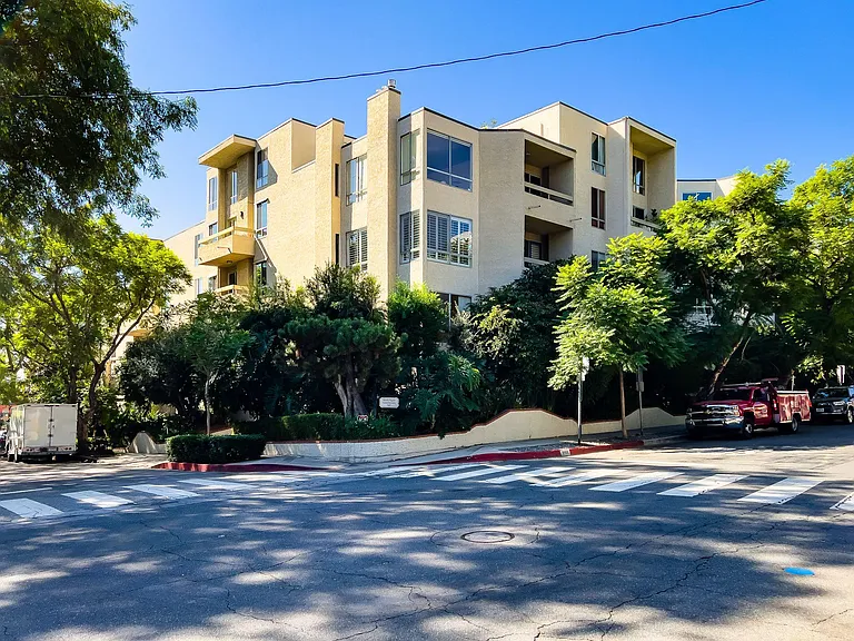 8960 Cynthia St #103 — Photo 16