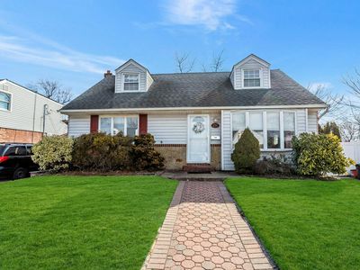 591 Seminole Road, Franklin Square, NY, 11010