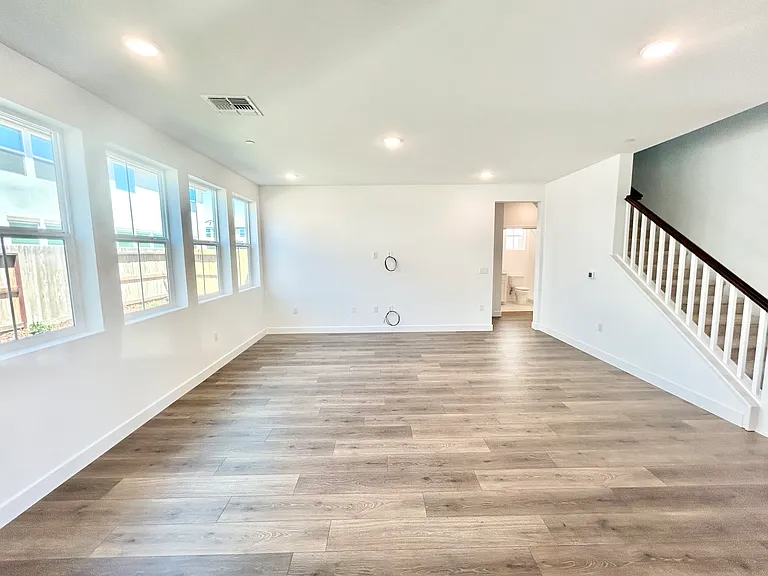 339 Glass Beach Dr — Photo 12