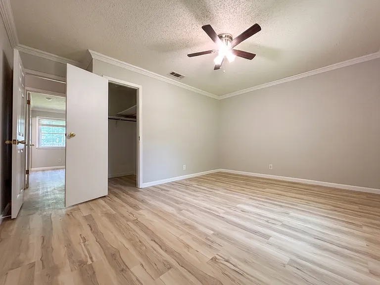 3500 Monument Dr — Photo 7