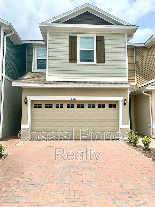 3 bed, 2.5 bath, 1648 sqft, $2,000 — Photo 1