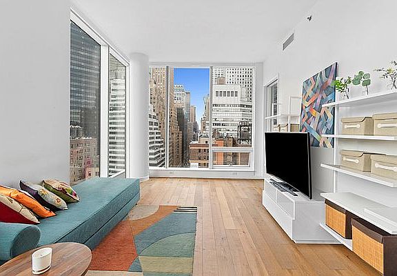 3rd image of 325 Lexington Ave APT 18B