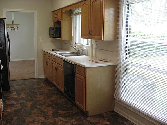4th image of 406 E Valley Ln