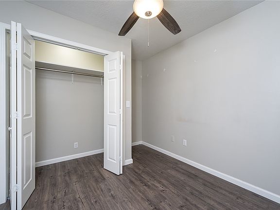 4th image of 100 Stevens Ct