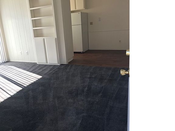 5th image of 1096 N Mollison Ave APT 34
