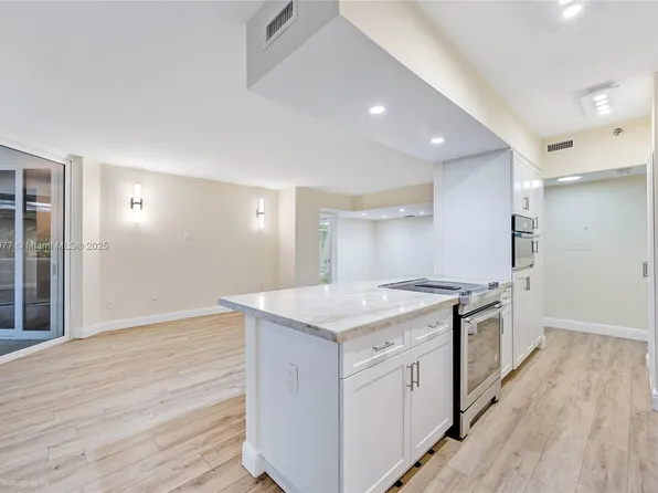 8925 Collins Ave APT 2D, Surfside, FL 33154