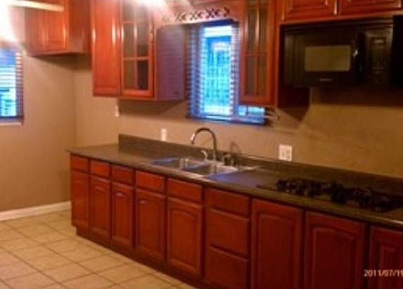 3rd image of 2260 Terrace Heights Ave