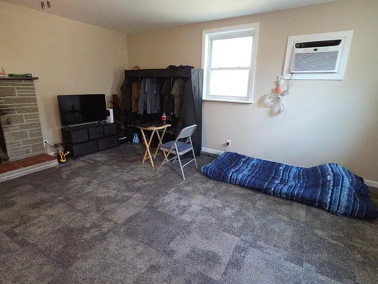 16 Chicory St #B — Photo 4