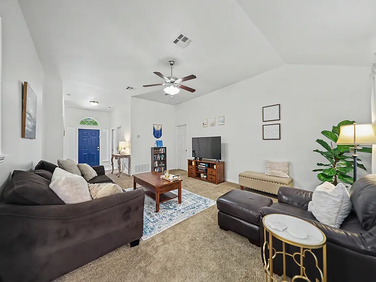 1123 Abbey Rdg — Photo 4