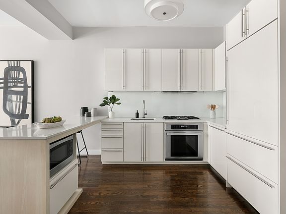 4th image of 60 W 20th St APT 3A