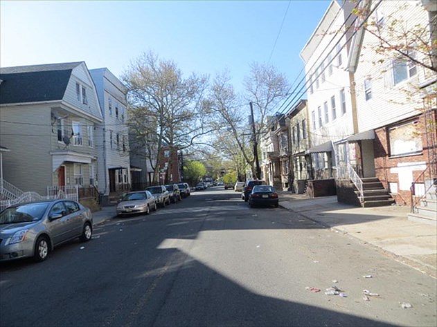 2nd image of 40 Hawkins St