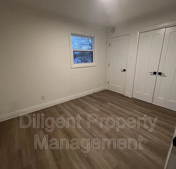 438 Bellevue St #UPPER — Photo 18