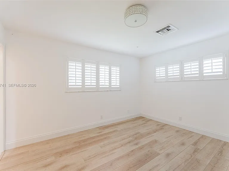 2101 NE 63rd St — Photo 29