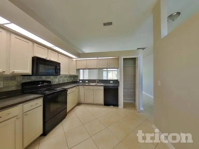12740 Black Angus Dr — Photo 4