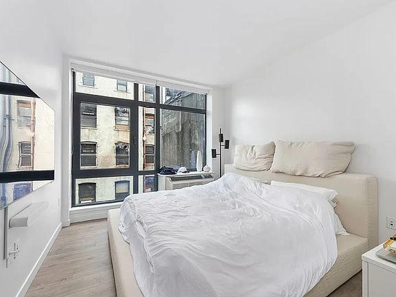 4th image of 114 Mulberry St #412