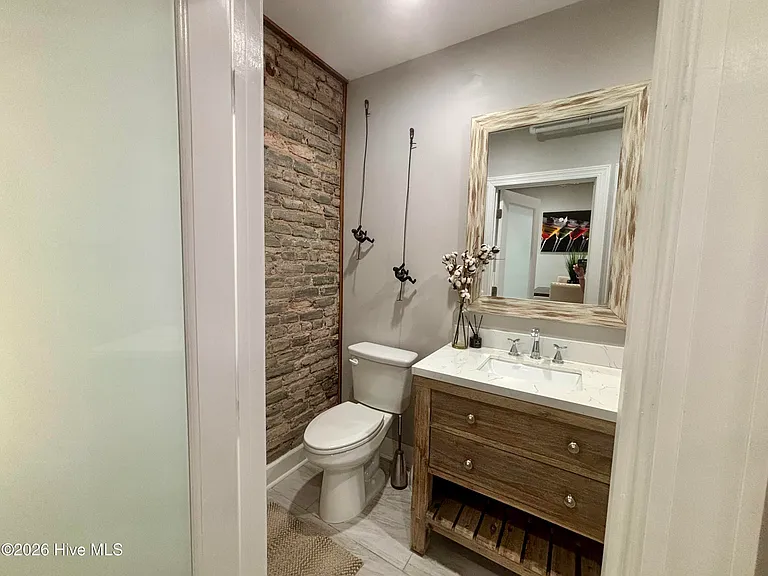 1118 Broad St #B — Photo 10