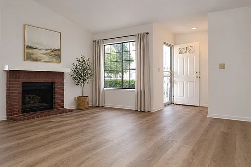 381 Abbington St Photo 1
