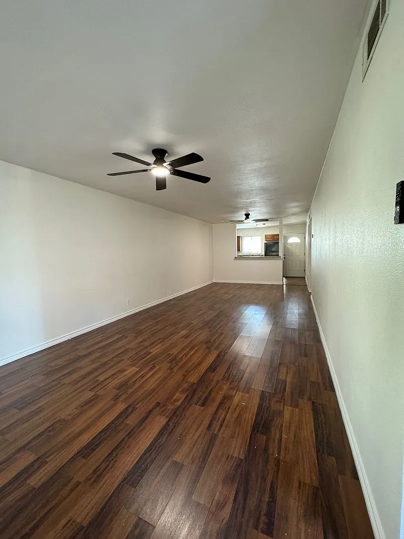 Sahara Suites Apartments — Photo 3