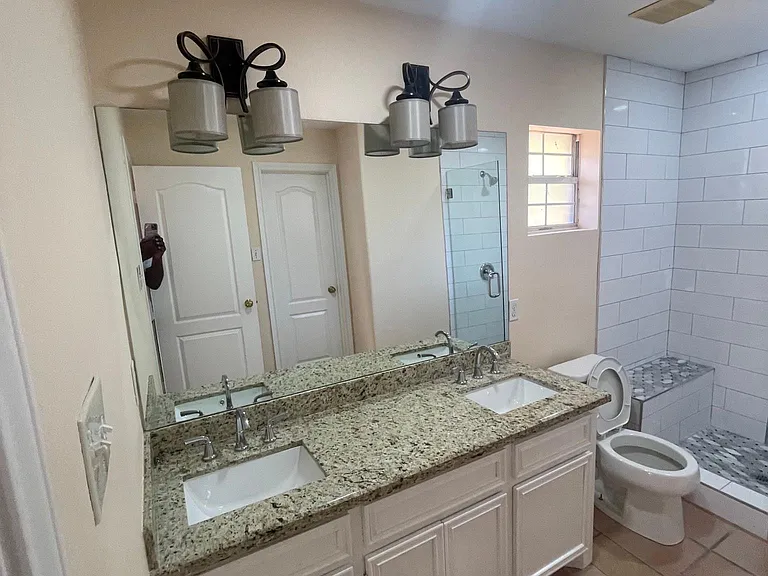 2415 Pheasant Dr — Photo 8