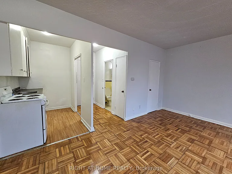 20 Cosburn Ave #104 — Photo 16