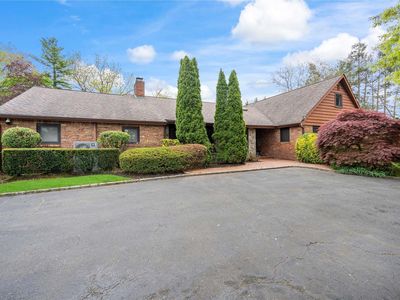 30 Club Court, Roslyn Harbor, NY, 11576