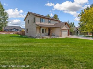 960 Red Tail Ln, Silt, CO 81652