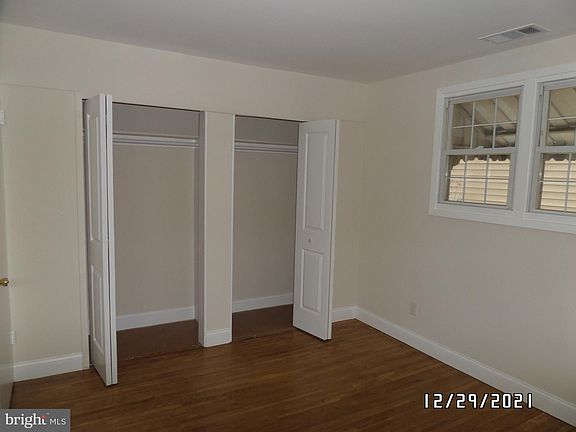 5th image of 3902 Lawrence Ave