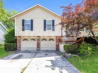 211 Apple Blossom Ln, Belton, MO 64012