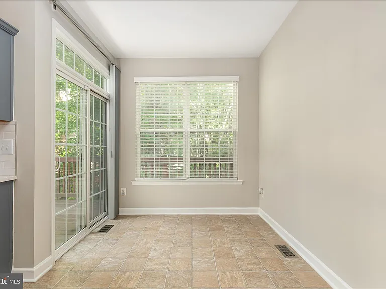 7579 Great Swan Ct — Photo 8
