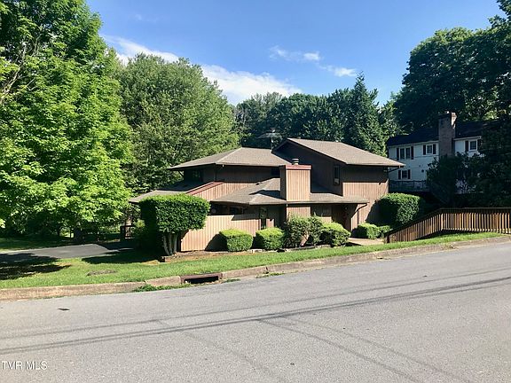 4th image of 3317 Pine Timbers Dr