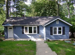 13 Woodland Rd, Hopatcong, NJ 07843