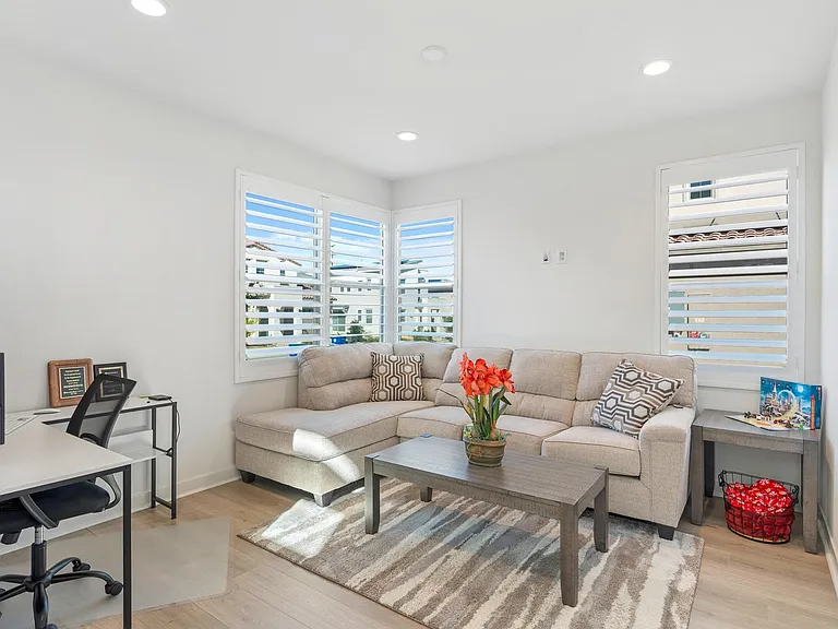 35722 McCarthy St — Photo 4