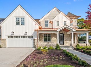 810 Highview Ave, Glen Ellyn, IL 60137