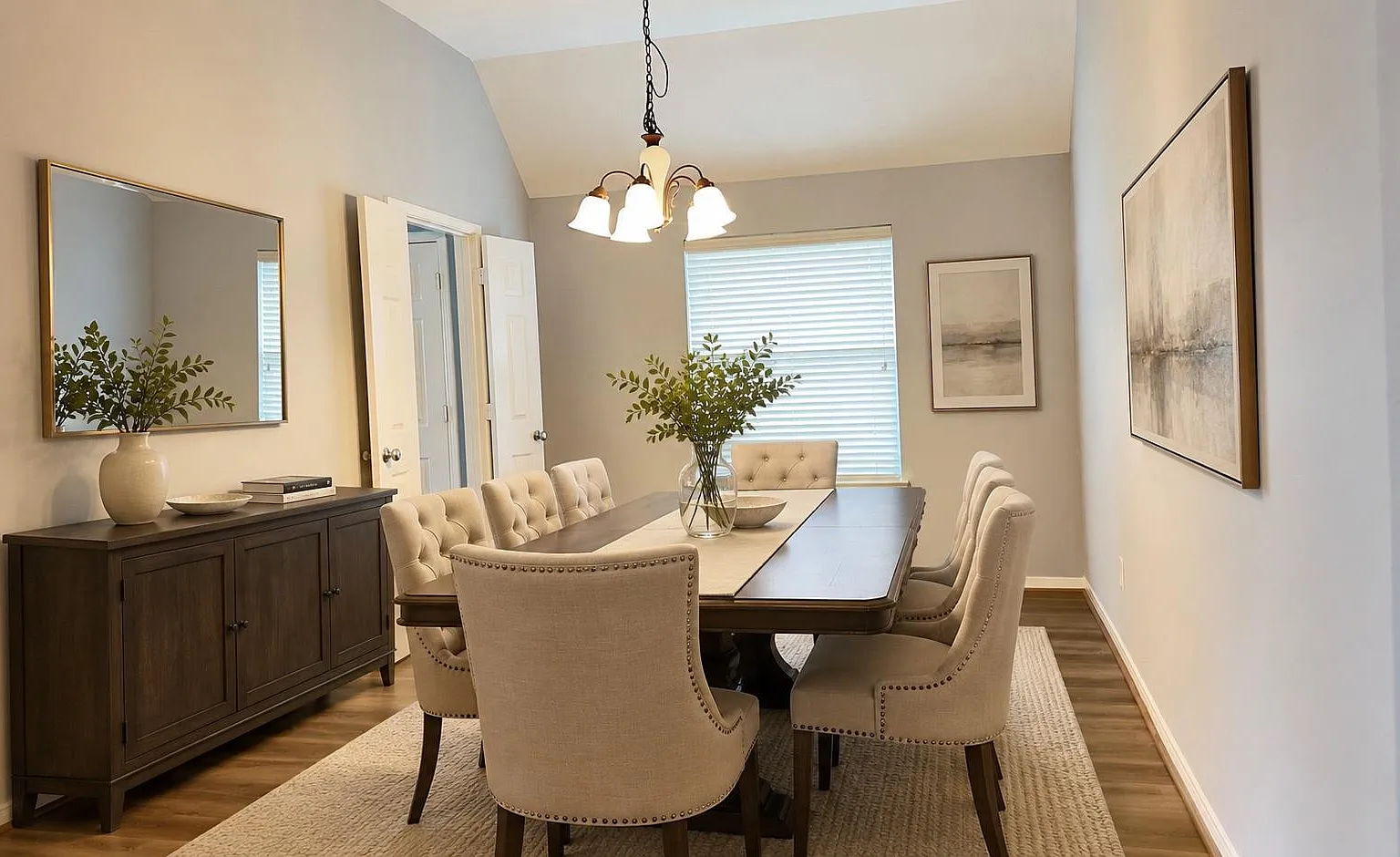 3 bed, 2.0 bath, 1884 sqft, $2,300 — Photo 3