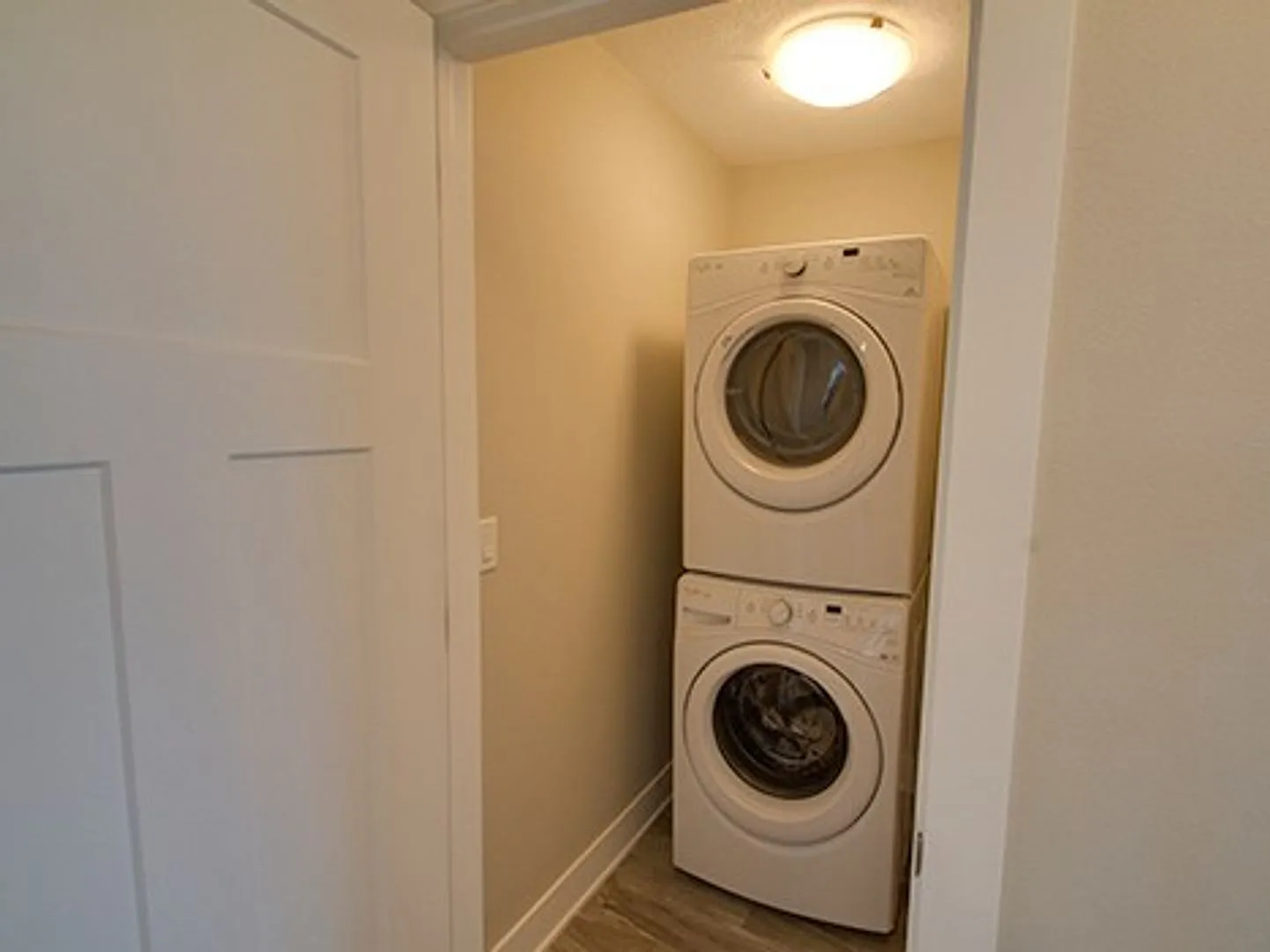 Boulder Pointe Townhomes — Photo 4