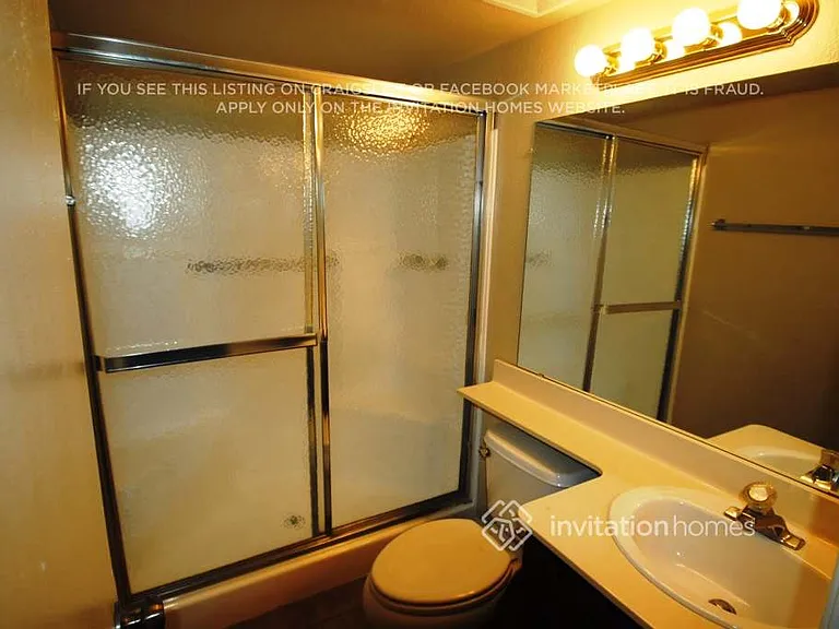 902 W Westchester Ave — Photo 14