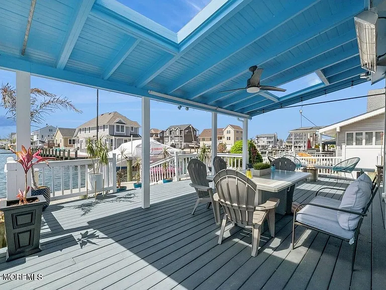 385 Aldo Dr — Photo 42