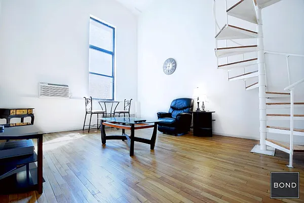 Rented by Bond New York | media 19