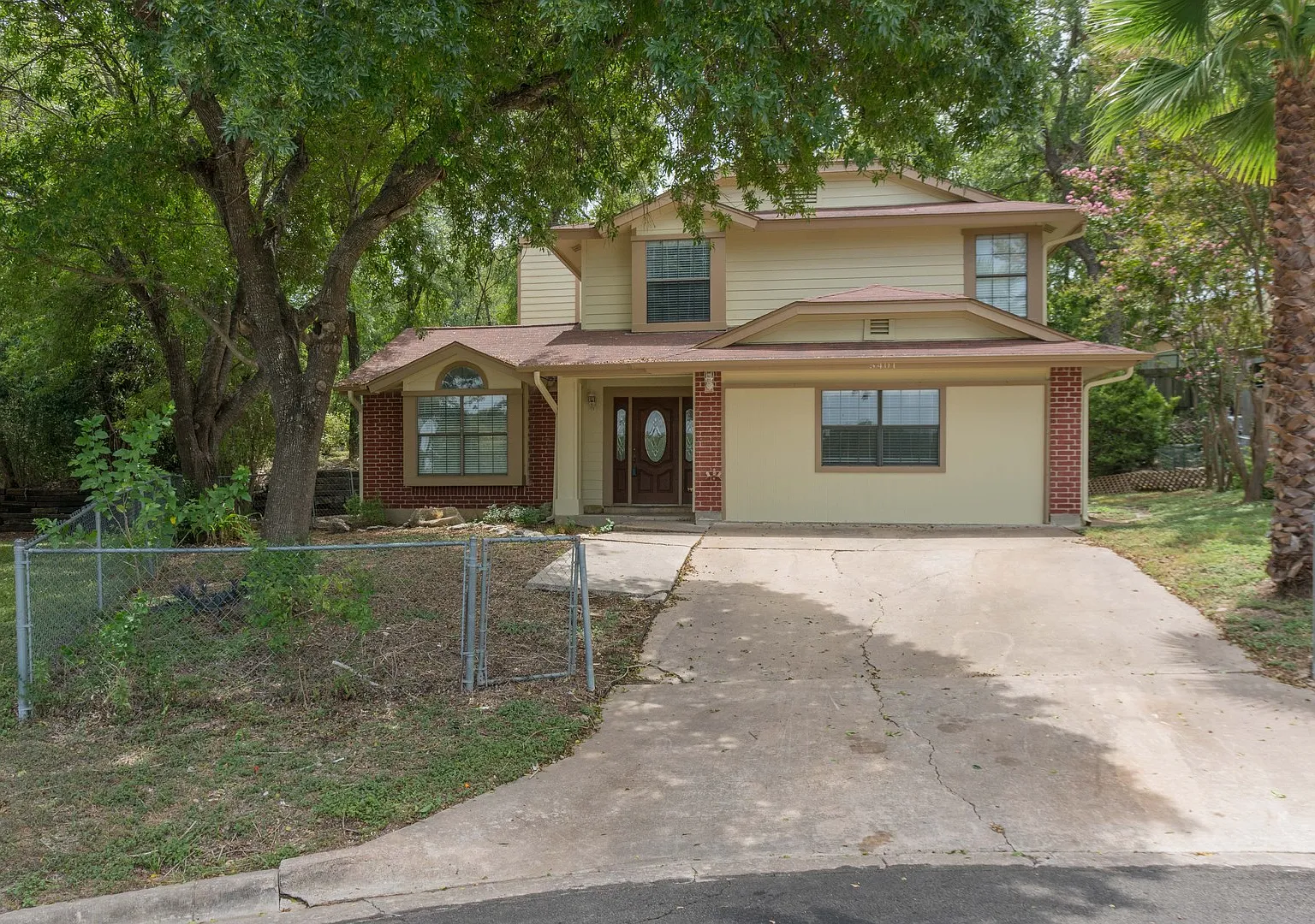 Fantastic renovated home at 5401 Loadstone Cove! — Photo 2