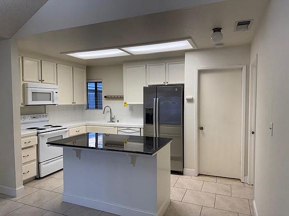 4th image of 381 E Nees Ave Unit 110