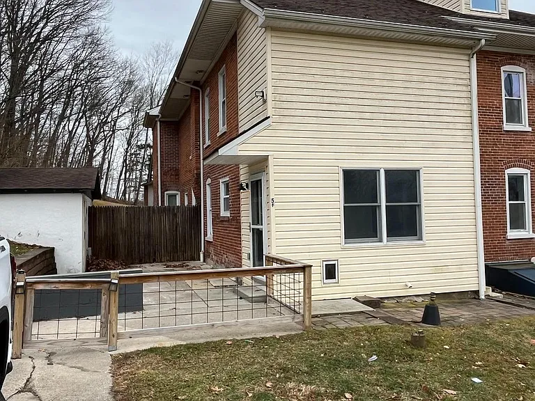5 Ehst Rd — Photo 3