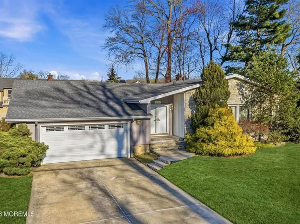 1803 Holbrook St, Oakhurst, NJ 07755