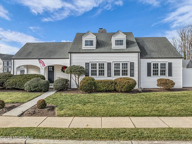 18 Maiden Ln — Photo 1